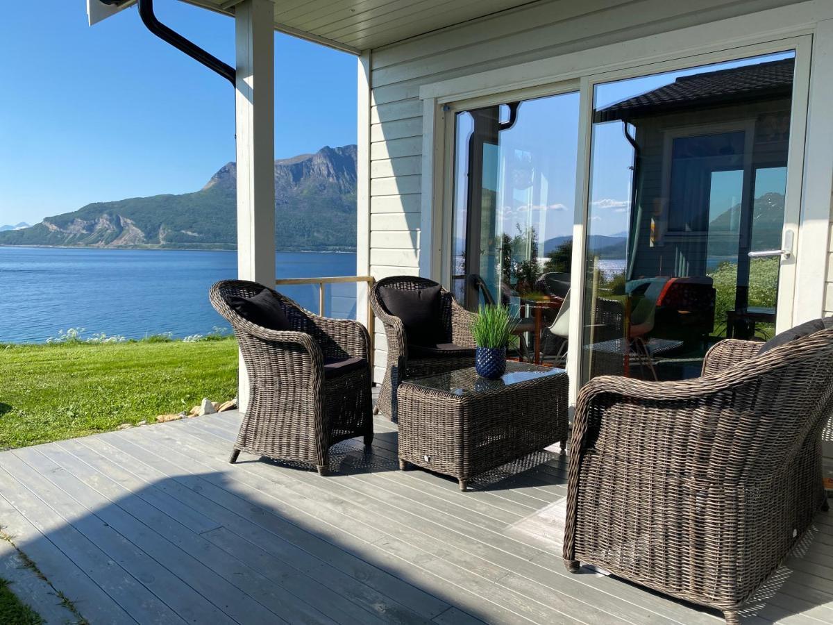 Nice Little House Right By The Sea, Stunning View Rensa المظهر الخارجي الصورة